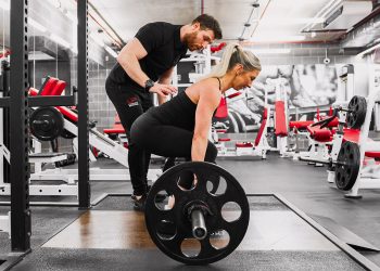How a Personal Gym Trainer in Singapore Trains for Energy, Not Exhaustion